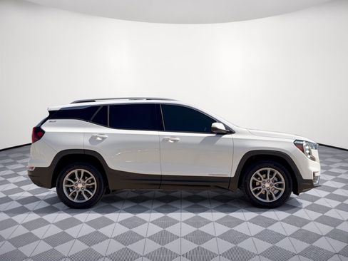 Used 2024 GMC Terrain SLT w/ Infotainment Package II AWD/4WD image 8