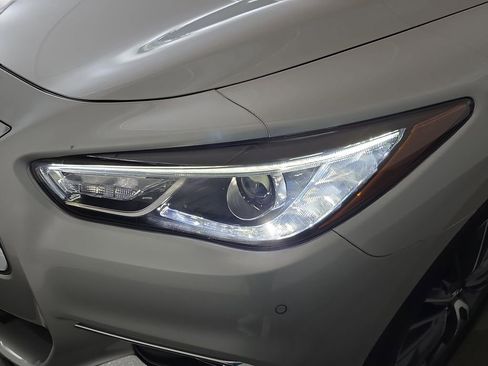 Used 2017 INFINITI QX60 Luxe w/ Deluxe Technology Package image 32