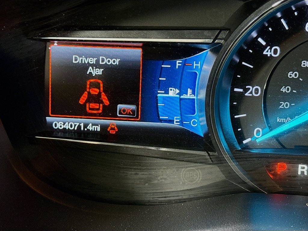 Used 2017 Ford Explorer XLT w/ Equipment Group 202A FWD image 15