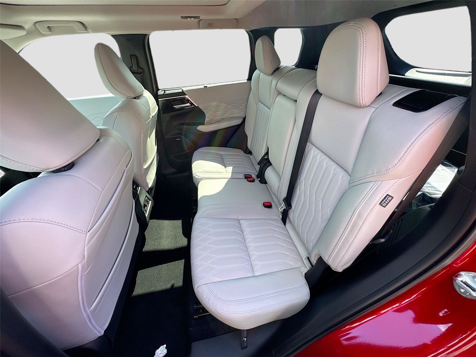 New 2026 Mitsubishi Outlander SEL FWD image 18
