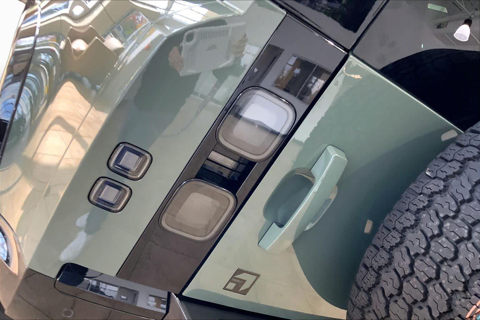 New 2026 Land Rover Defender 110 AWD/4WD image 5