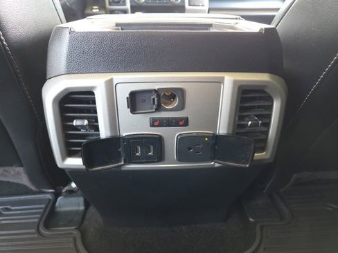 Used 2019 Ford F150 Lariat w/ Equipment Group 502A Luxury AWD/4WD image 33