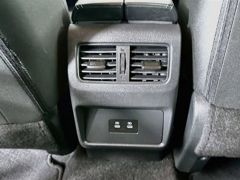 Used 2025 Nissan Rogue SV FWD image 20