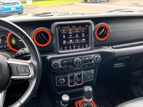 Used 2021 Jeep Wrangler Unlimited Sahara image 6