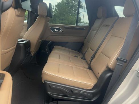 Used 2021 Chevrolet Tahoe Premier AWD/4WD image 33