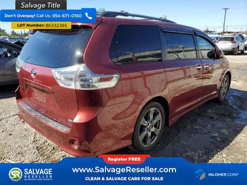 Used 2020 Toyota Sienna SE w/ Carpet Mat Package image 3