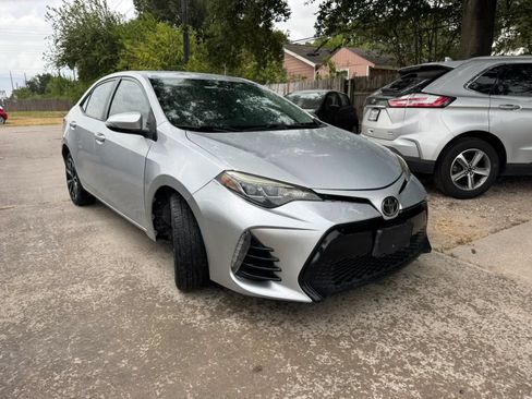 Used 2017 Toyota Corolla SE FWD image 4