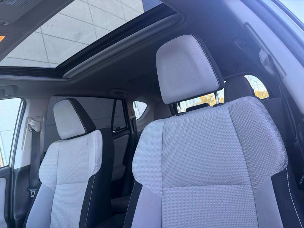 Used 2017 Toyota RAV4 XLE w/ Premium Special Value Package FWD image 5