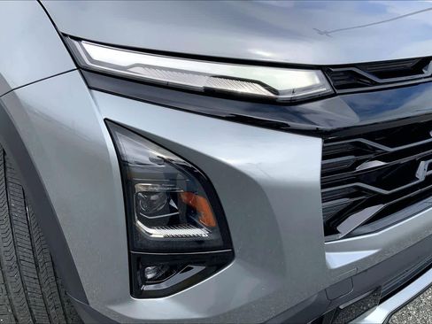 Used 2025 Chevrolet Equinox RS w/ Safety and Technology Package image 24