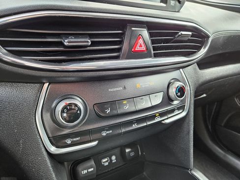 Used 2020 Hyundai Santa Fe SE FWD image 20