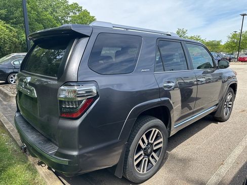 Used 2022 Toyota 4Runner Limited AWD/4WD image 7