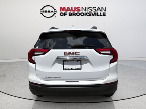 Used 2022 GMC Terrain SLE w/ Driver Convenience Package FWD image 7