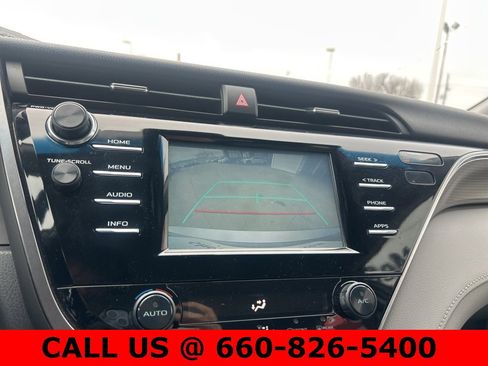 Used 2018 Toyota Camry SE image 15