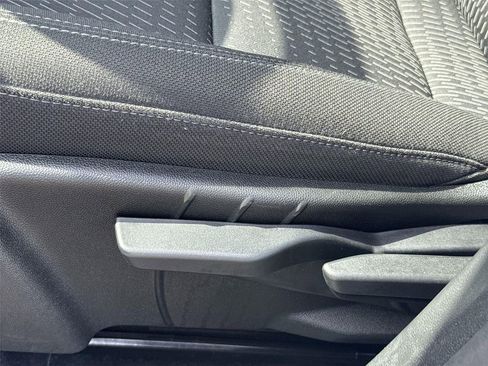 Used 2025 Chevrolet Equinox LT FWD image 32
