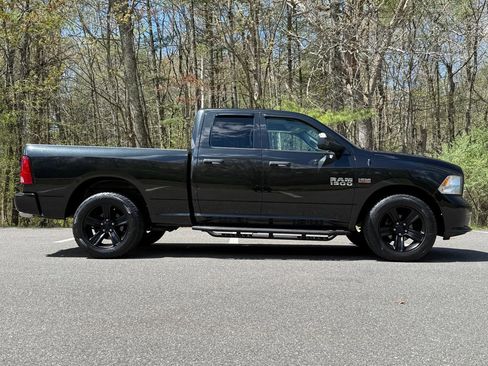 Used 2017 RAM 1500 Express AWD/4WD image 5
