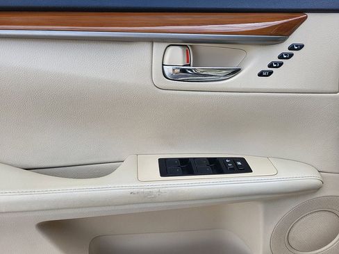 Used 2013 Lexus ES 300h w/ Premium Pkg FWD image 9
