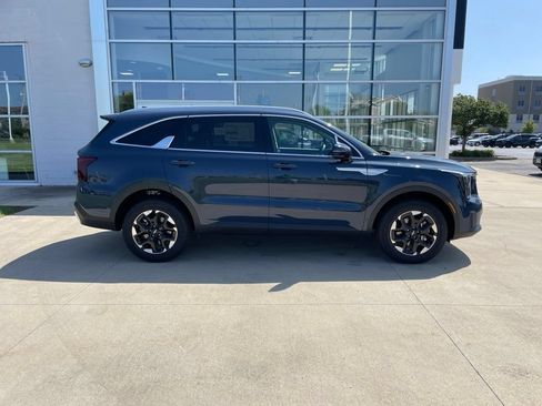 New 2026 Kia Sorento S AWD/4WD image 4