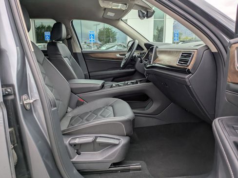 Certified 2025 Volkswagen Atlas SE AWD/4WD image 34