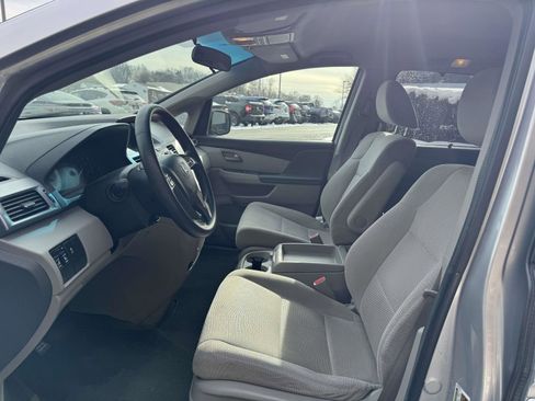 Used 2011 Honda Odyssey EX image 16