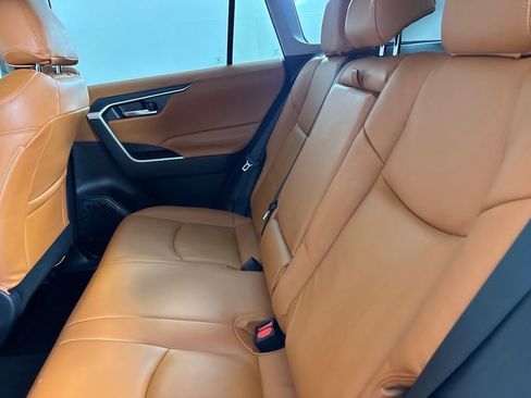 Certified 2025 Toyota RAV4 XLE w/ Convenience Package FWD image 29