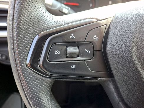 Used 2022 Chevrolet TrailBlazer LT w/ Convenience Package FWD image 17