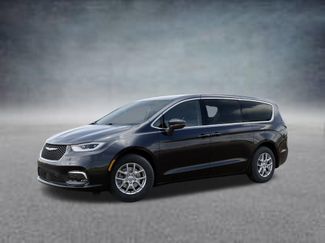 New 2025 Chrysler Pacifica Select w/ Uconnect Theater Family Group FWD video 2