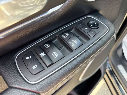 Used 2021 RAM 1500 Laramie AWD/4WD image 13