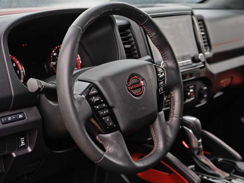 Used 2022 Nissan Frontier Pro-X RWD image 14