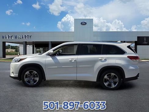 Used 2018 Toyota Highlander Limited Platinum AWD/4WD image 2