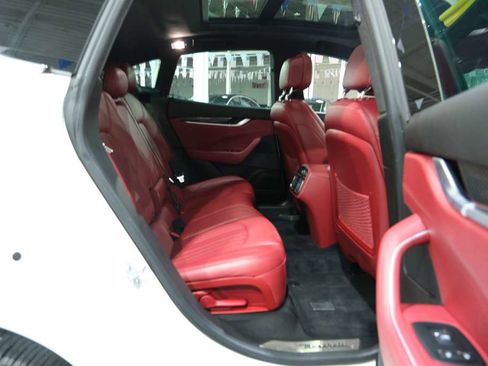 Used 2017 Maserati Levante S image 23