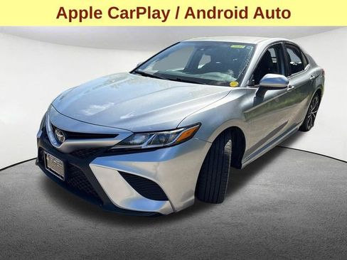 Used 2020 Toyota Camry SE FWD image 5