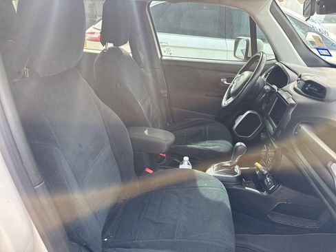 Used 2021 Jeep Renegade Latitude image 7