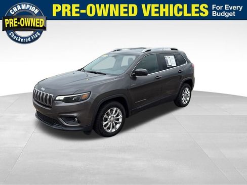 Used 2019 Jeep Cherokee Latitude w/ Cold Weather Group image 1
