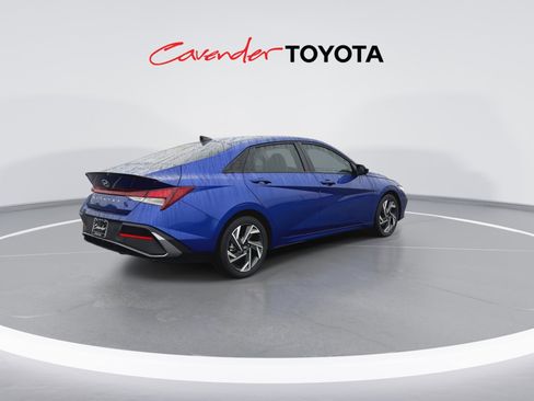 Used 2025 Hyundai Elantra Sport image 8