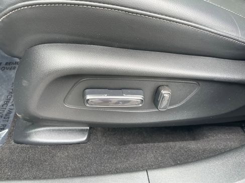Used 2023 Honda HR-V EX-L image 10