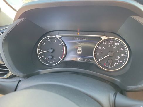 Used 2025 Nissan Sentra SV FWD image 24