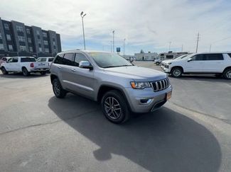 Used 2017 Jeep Grand Cherokee Limited video 2