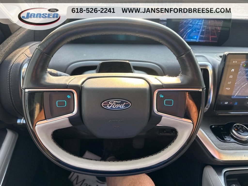 Used 2025 Ford Expedition Platinum AWD/4WD image 15