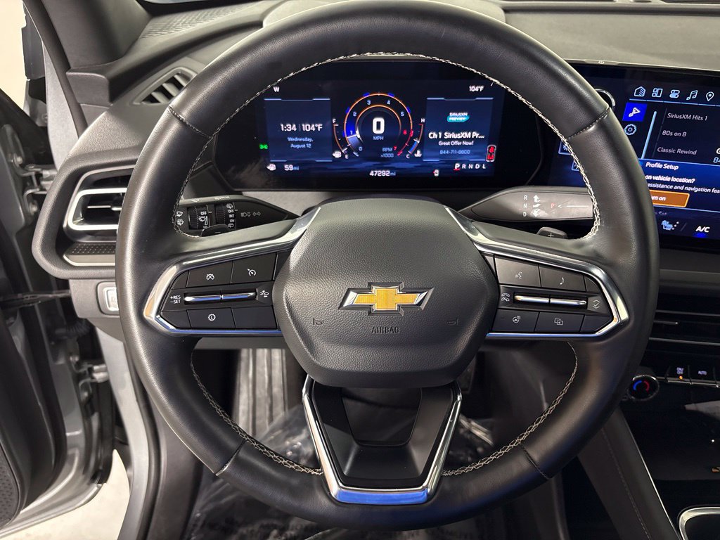 Used 2025 Chevrolet Traverse LT FWD image 19