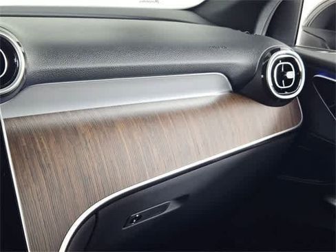 Certified 2025 Mercedes-Benz GLC 300 4MATIC image 36