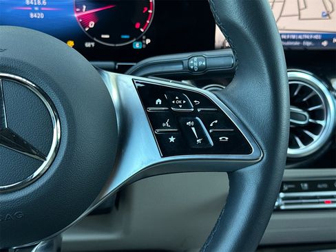 Certified 2025 Mercedes-Benz GLA 250 image 29