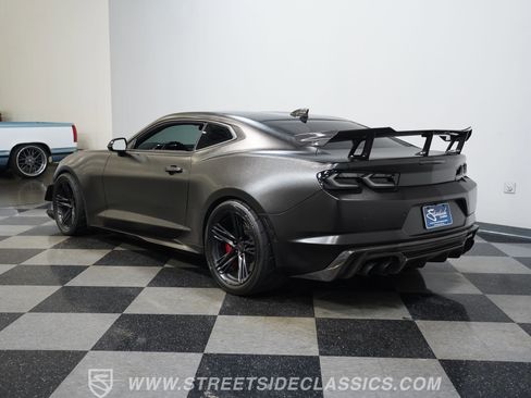 Used 2019 Chevrolet Camaro ZL1 RWD image 9
