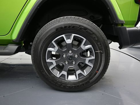 New 2026 Jeep Wrangler Unlimited Sahara AWD/4WD image 9