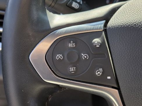 Used 2023 Chevrolet Traverse RS FWD image 27