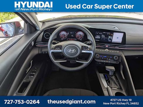 Used 2024 Hyundai Elantra SEL FWD image 16