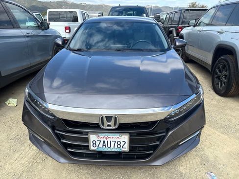 Used 2018 Honda Accord Touring image 2