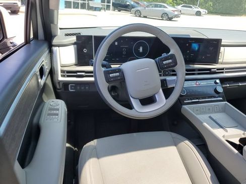 Used 2025 Hyundai Santa Fe Calligraphy AWD/4WD image 10
