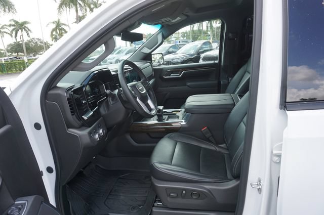 Used 2025 GMC Sierra 1500 Elevation w/ LPO, Elevation Black Package AWD/4WD image 22