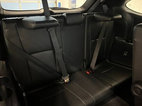 Used 2024 Toyota Highlander XSE FWD image 9