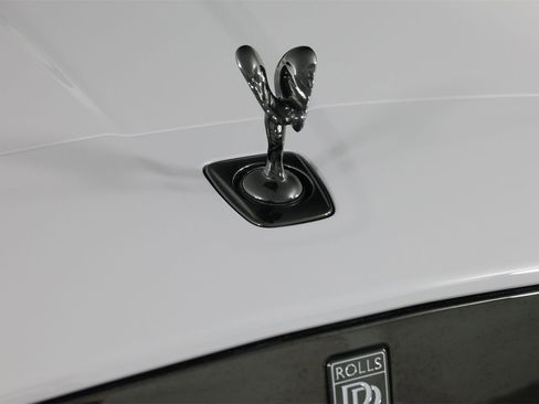 New 2026 Rolls-Royce Cullinan Black Badge image 31